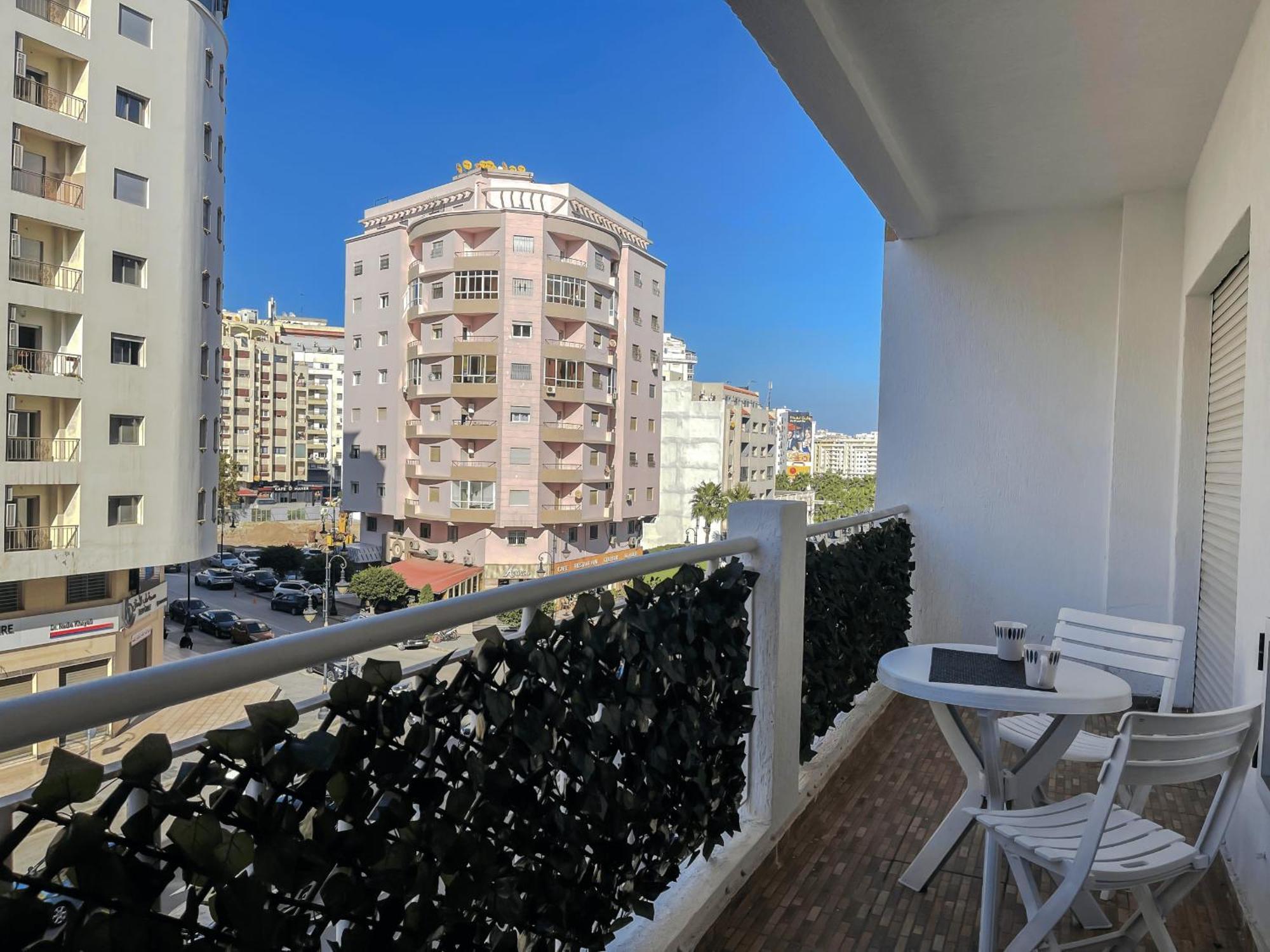 Appartement Acacia 2 Chambres Au Centre Ville Tanger Luaran gambar