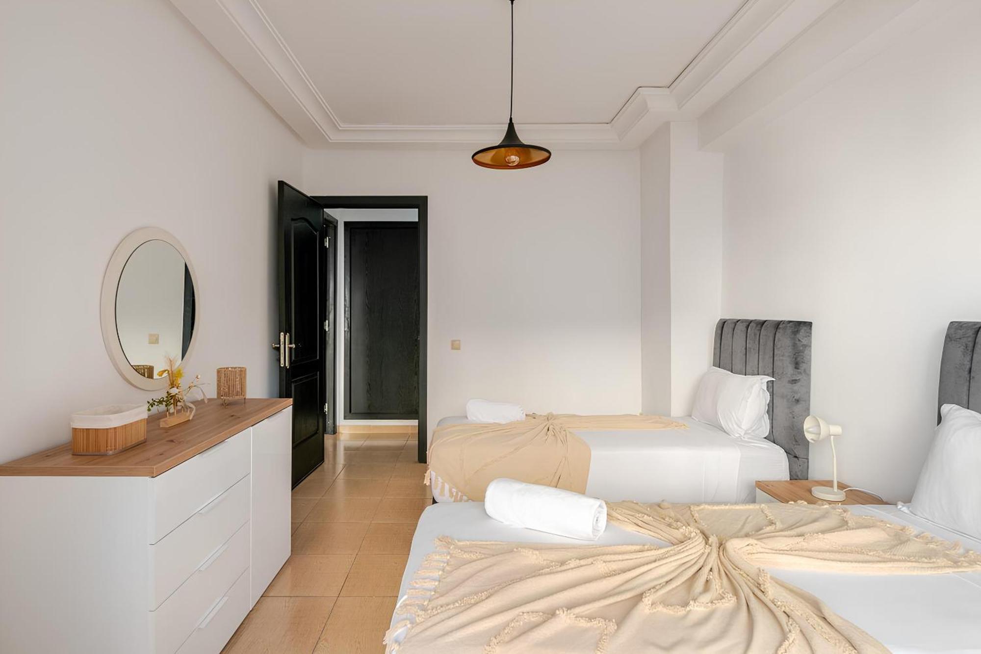 Appartement Acacia 2 Chambres Au Centre Ville Tanger Luaran gambar