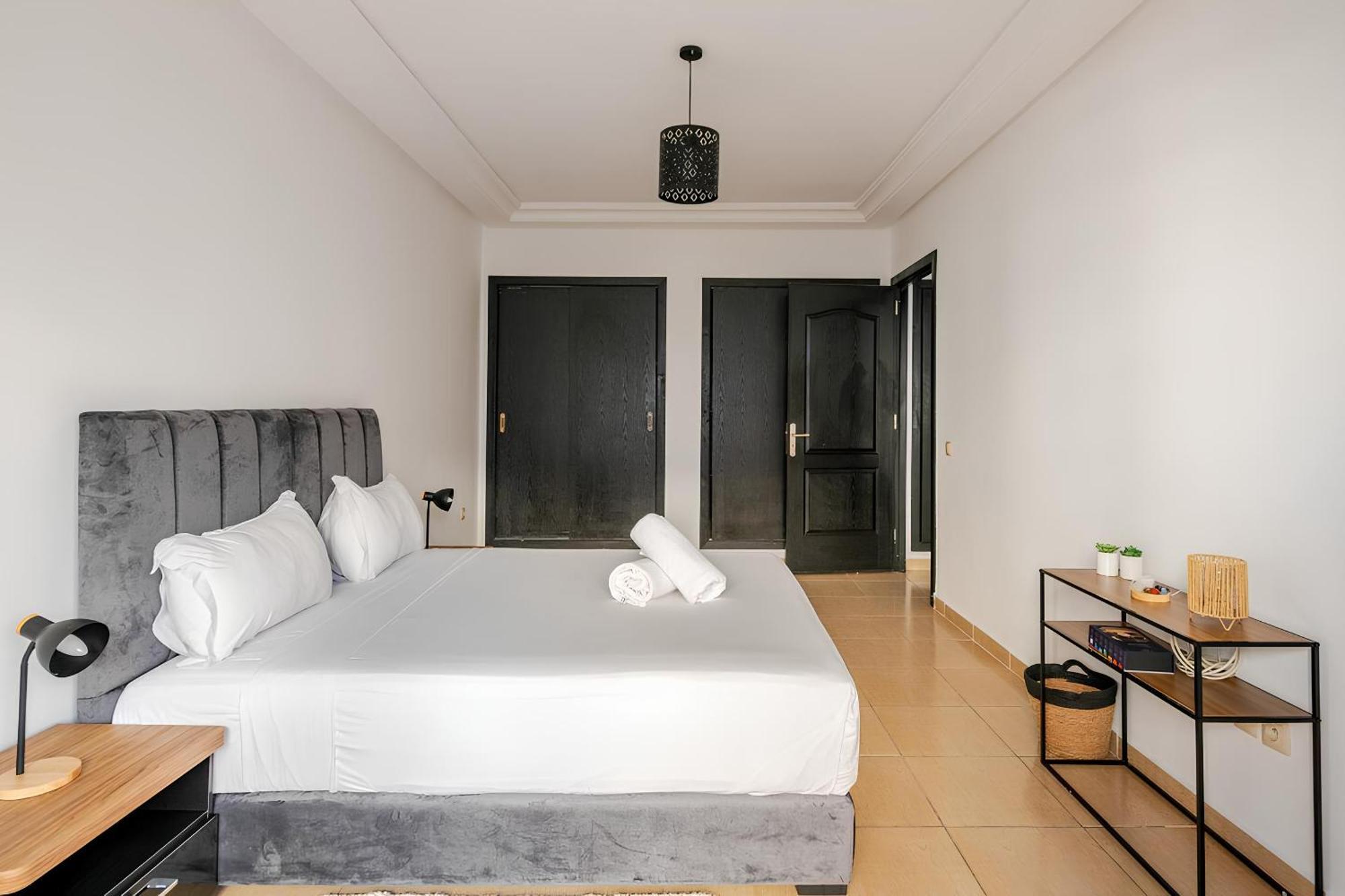Appartement Acacia 2 Chambres Au Centre Ville Tanger Luaran gambar
